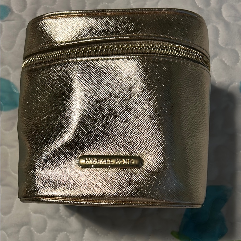 NWOT MICHAEL KORS Makeup Bag